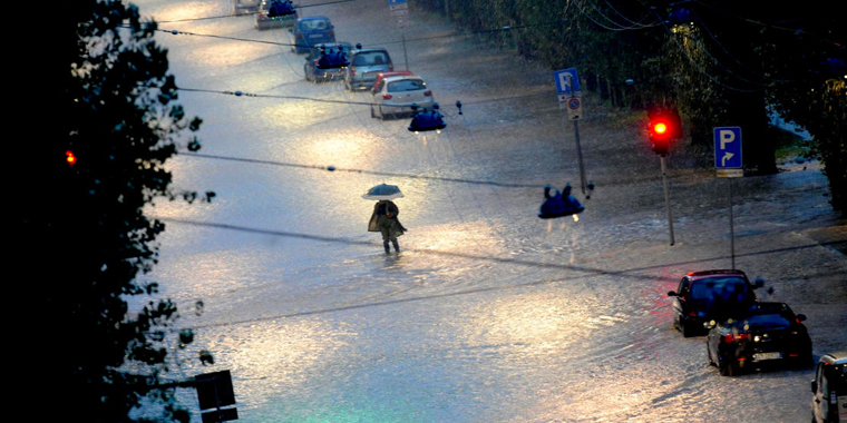 تشییع مرتضی پاشایی، تجمع علاقمندان مرتضی پاشایی، طبیعت زیبایی پاییزی، حریق طولانی در بازار و ... تشییع مرتضی پاشایی، تجمع علاقمندان مرتضی پاشایی، طبیعت زیبایی پاییزی، حریق طولانی در بازار و ...