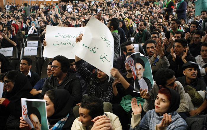 (تصاویر) حواشی حضور مطهری در مراسم 16آذر (تصاویر) حواشی حضور مطهری در مراسم 16آذر