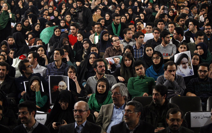 (تصاویر) حواشی حضور مطهری در مراسم 16آذر (تصاویر) حواشی حضور مطهری در مراسم 16آذر