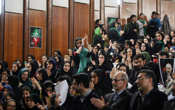 (تصاویر) حواشی حضور مطهری در مراسم 16آذر (تصاویر) حواشی حضور مطهری در مراسم 16آذر