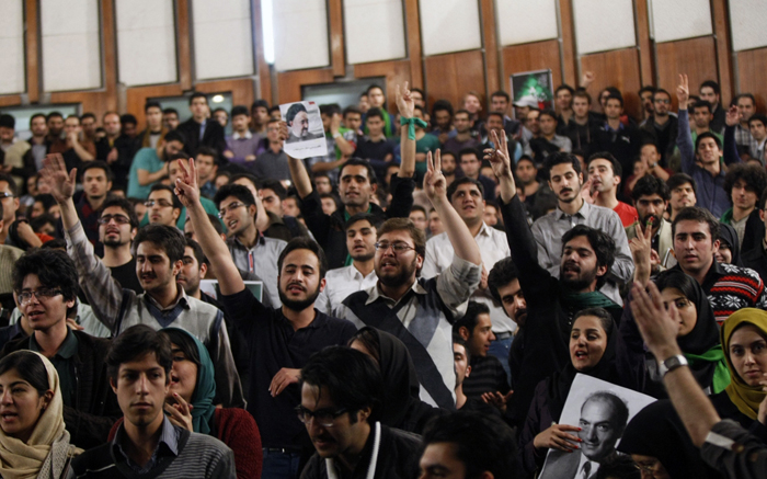 (تصاویر) حواشی حضور مطهری در مراسم 16آذر (تصاویر) حواشی حضور مطهری در مراسم 16آذر