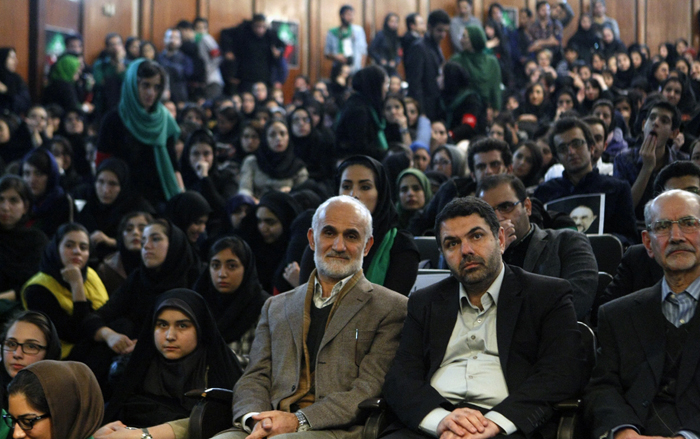 (تصاویر) حواشی حضور مطهری در مراسم 16آذر (تصاویر) حواشی حضور مطهری در مراسم 16آذر