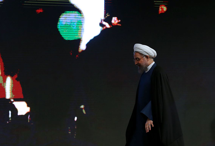 (تصاویر) روحانی در مراسم روز دانشجو (تصاویر) روحانی در مراسم روز دانشجو