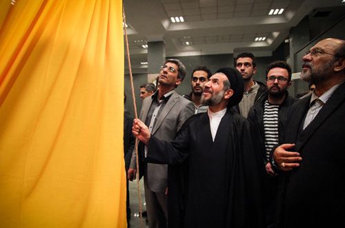 (تصاویر) رونمایی از خودروی برقی در قزوین (تصاویر) رونمایی از خودروی برقی در قزوین