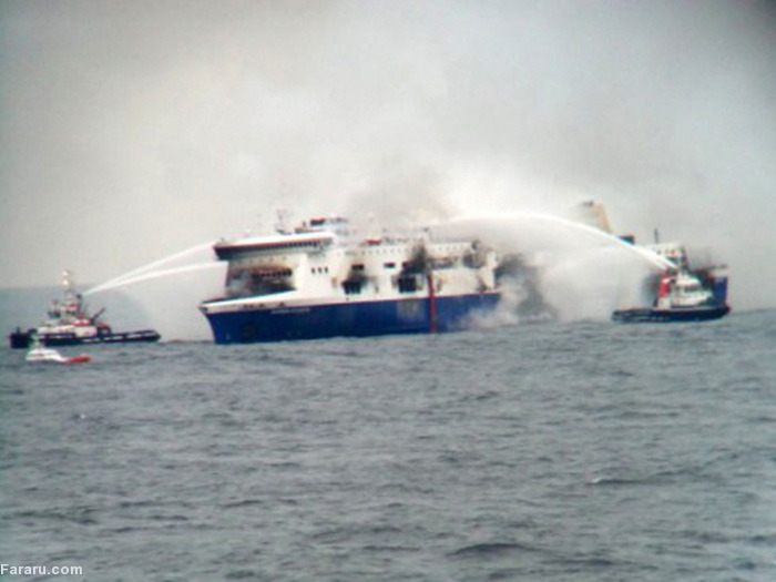 (تصاویر) آتش سوزی کشتی مسافری ایتالیا