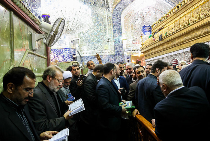(تصاویر) لاریجانی در حرم امیرالمومنین(ع)