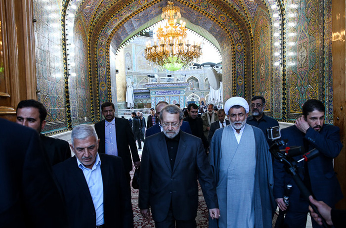 (تصاویر) لاریجانی در حرم امیرالمومنین(ع)