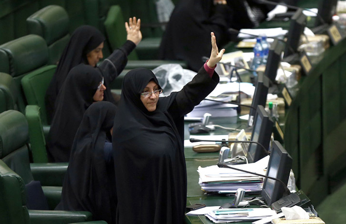 (تصاویر) فضای آرام مجلس قبل از نطق مطهری