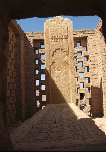 (تصاویر) زخم بر پیکر میراث ارزشمندِ کویر (تصاویر) زخم بر پیکر میراث ارزشمندِ کویر