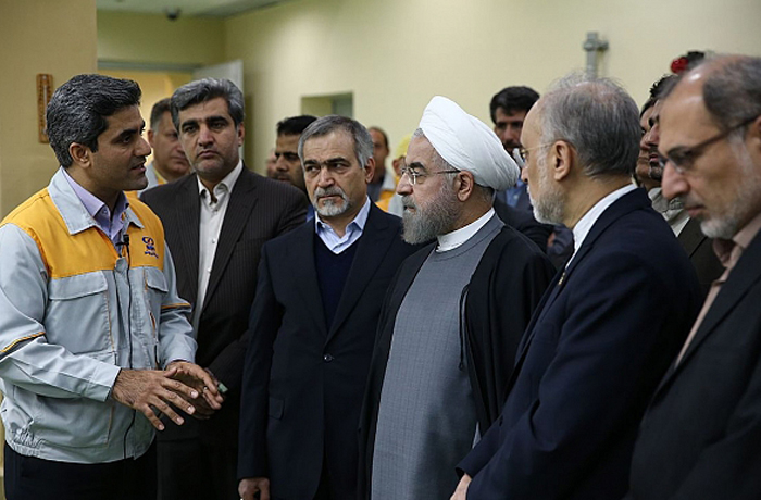 (تصاویر) روحانی در نیروگاه اتمی بوشهر (تصاویر) روحانی در نیروگاه اتمی بوشهر