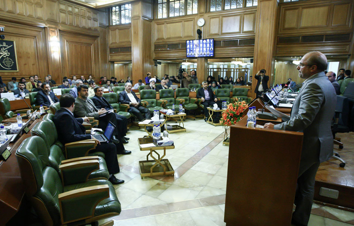 (تصاویر) قالیباف بودجه را تحویل چمران داد
