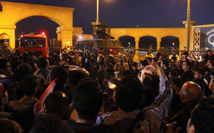 22نفر در مصر در جریان مسابقه فوتبال کشته شدند 22نفر در مصر در جریان مسابقه فوتبال کشته شدند