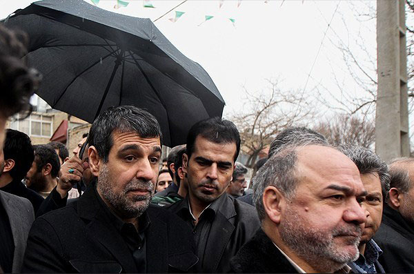 (تصاویر) برگزاری مراسم تشییع مادر احمدینژاد (تصاویر) برگزاری مراسم تشییع مادر احمدینژاد