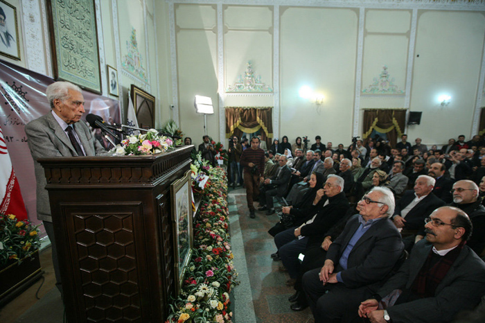 (تصاویر) بزرگداشت غلامحسین امیر خانی (تصاویر) بزرگداشت غلامحسین امیر خانی