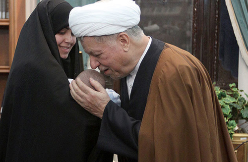 روایتی از دیدار هاشمی با خانواده عماد مغنیه