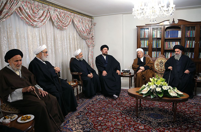 (تصاویر) مسئولان و مقامات در منزل روحانی (تصاویر) مسئولان و مقامات در منزل روحانی