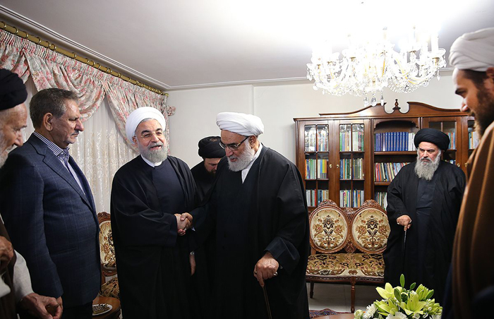 (تصاویر) مسئولان و مقامات در منزل روحانی (تصاویر) مسئولان و مقامات در منزل روحانی