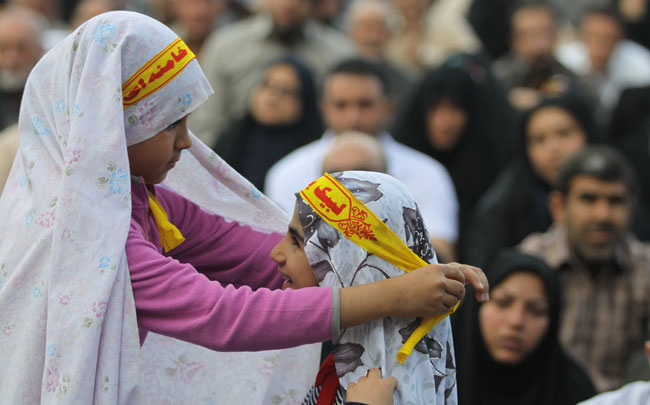 (تصاویری) سخنرانی رهبر انقلاب در حرم رضوی (تصاویری) سخنرانی رهبر انقلاب در حرم رضوی