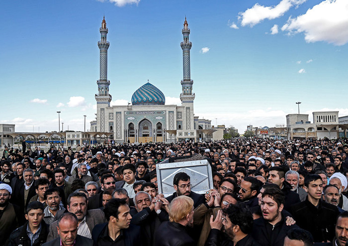 (تصاویر) مراسم تشییع همشیره رهبرانقلاب (تصاویر) مراسم تشییع همشیره رهبرانقلاب