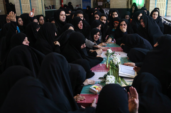 (تصاویر) تشییع سه شهید گمنام در تهران