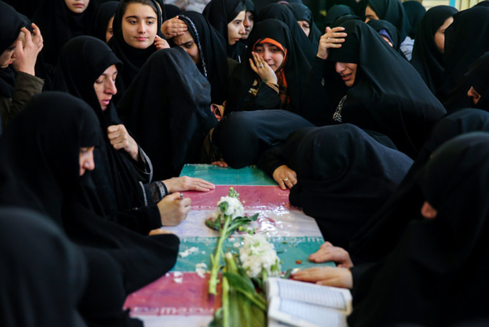 (تصاویر) تشییع سه شهید گمنام در تهران