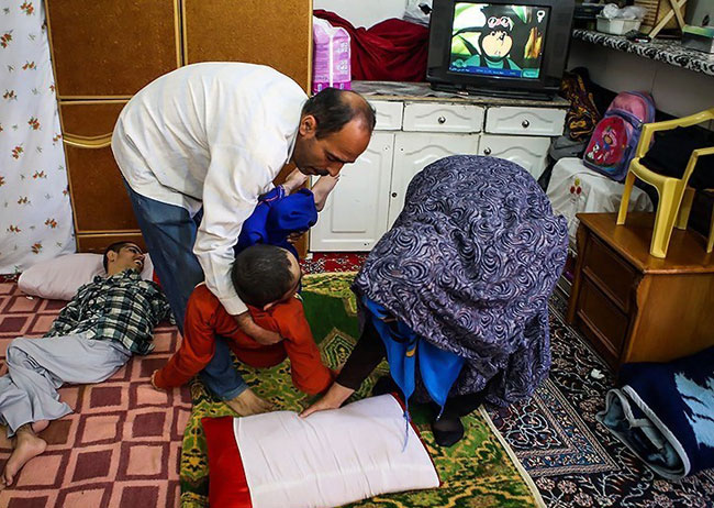 (تصاویر) مهر مادری به فرزندان معلول