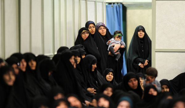 (تصاویر) دیدار جمعی از مداهان با رهبر نقلاب