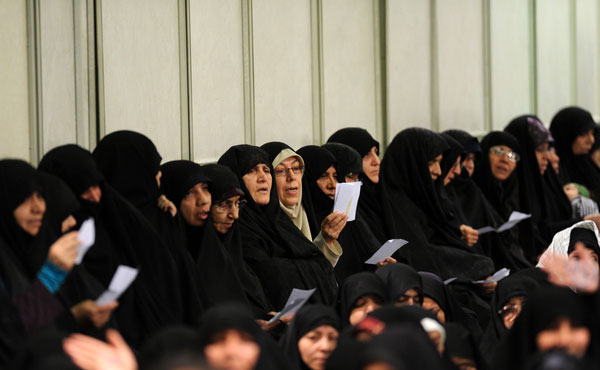 (تصاویر) دیدار جمعی از مداهان با رهبر نقلاب