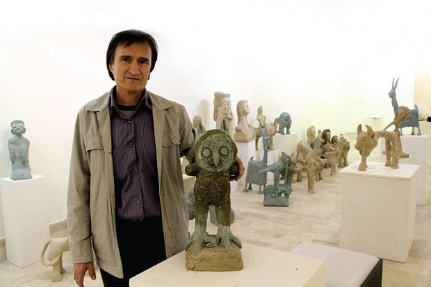 هنرمندی که سرایدار ساختمان است هنرمندی که سرایدار ساختمان است