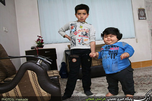 (تصاویر) کودک یک ساله بجنوردی با ۴۲ کیلو وزن (تصاویر) کودک یک ساله بجنوردی با ۴۲ کیلو وزن