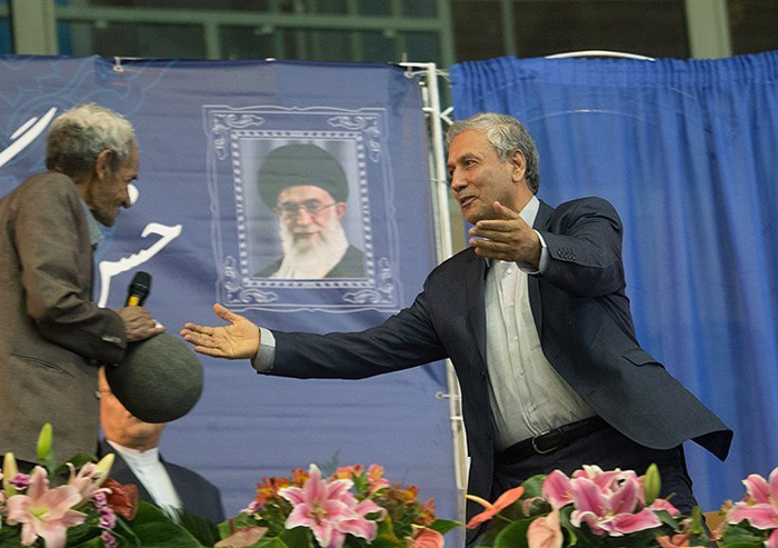 (تصاویر) روحانی در جمع کارگران (تصاویر) روحانی در جمع کارگران