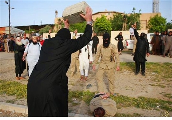 شیوه جدید اعدام توسط جلادان داعش شیوه جدید اعدام توسط جلادان داعش