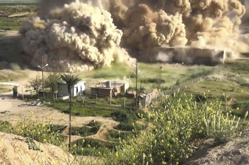 (تصاویر) داعش به جان شهر باستانی نمرود افتاد (تصاویر) داعش به جان شهر باستانی نمرود افتاد