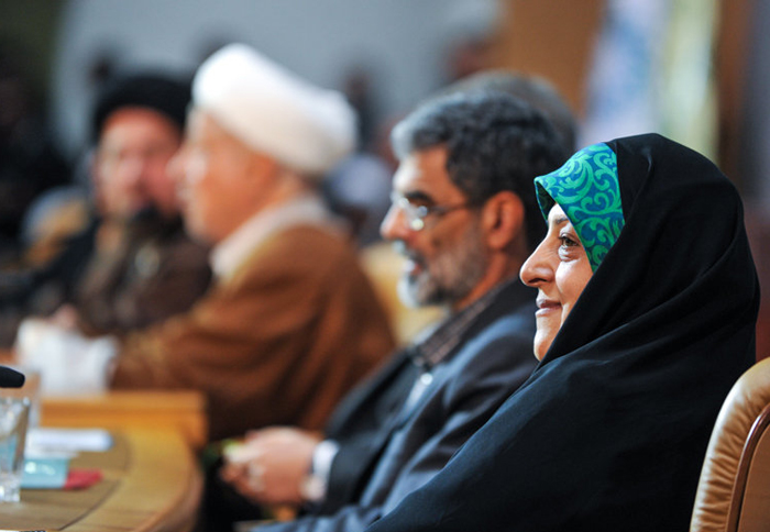 (تصاویر) همایش بزرگداشت همسر امام(ره) (تصاویر) همایش بزرگداشت همسر امام(ره)