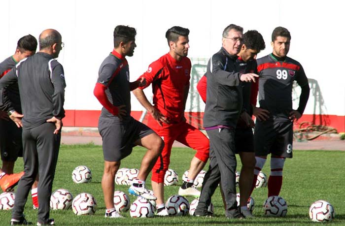 (تصاویر) اولین تمرین پرسپولیس با برانکو (تصاویر) اولین تمرین پرسپولیس با برانکو