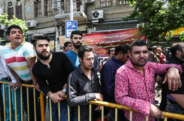 (تصاویر) بازسازی سرقت از صرافی فردوسی (تصاویر) بازسازی سرقت از صرافی فردوسی
