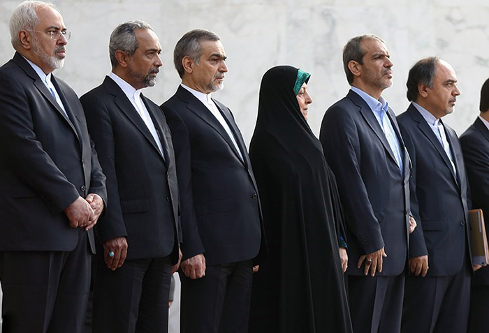 (تصاویر) استقبال روحانی از معصوم در سعدآباد (تصاویر) استقبال روحانی از معصوم در سعدآباد