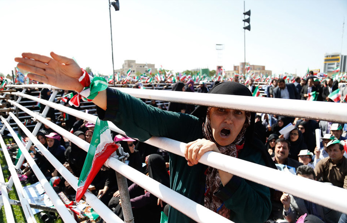 (تصاویر) استقبال از روحانی در غرب تهران (تصاویر) استقبال از روحانی در غرب تهران
