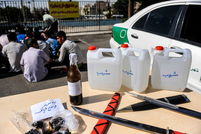 (تصاویر) دستگیری اوباش تهران (تصاویر) دستگیری اوباش تهران
