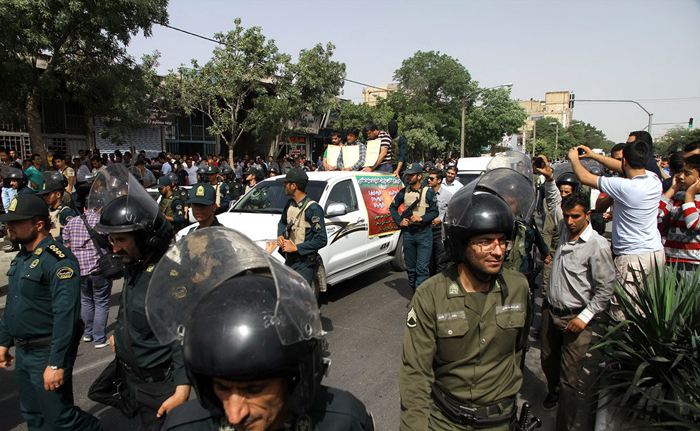 (تصاویر) گرداندن 3شرور در شهر مشهد (تصاویر) گرداندن 3شرور در شهر مشهد