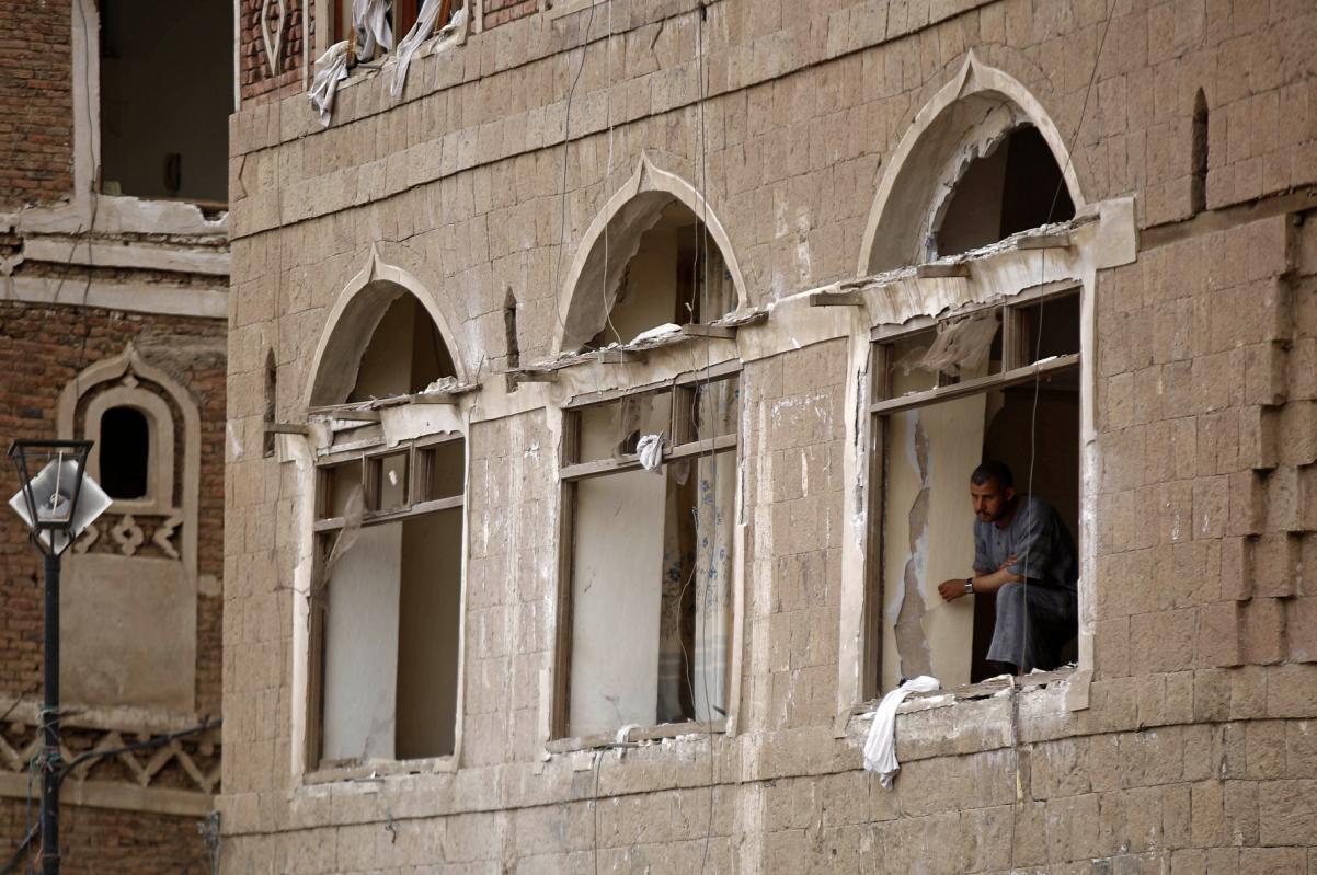 (تصاویر) انفجار مقابل مسجد شیعیان در صنعا (تصاویر) انفجار مقابل مسجد شیعیان در صنعا