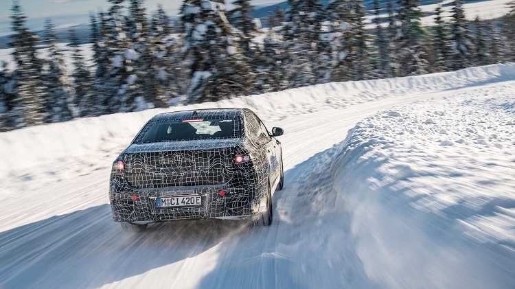 (ویدئو) تست زمستانی اولین سدان برقی لوکس جهان