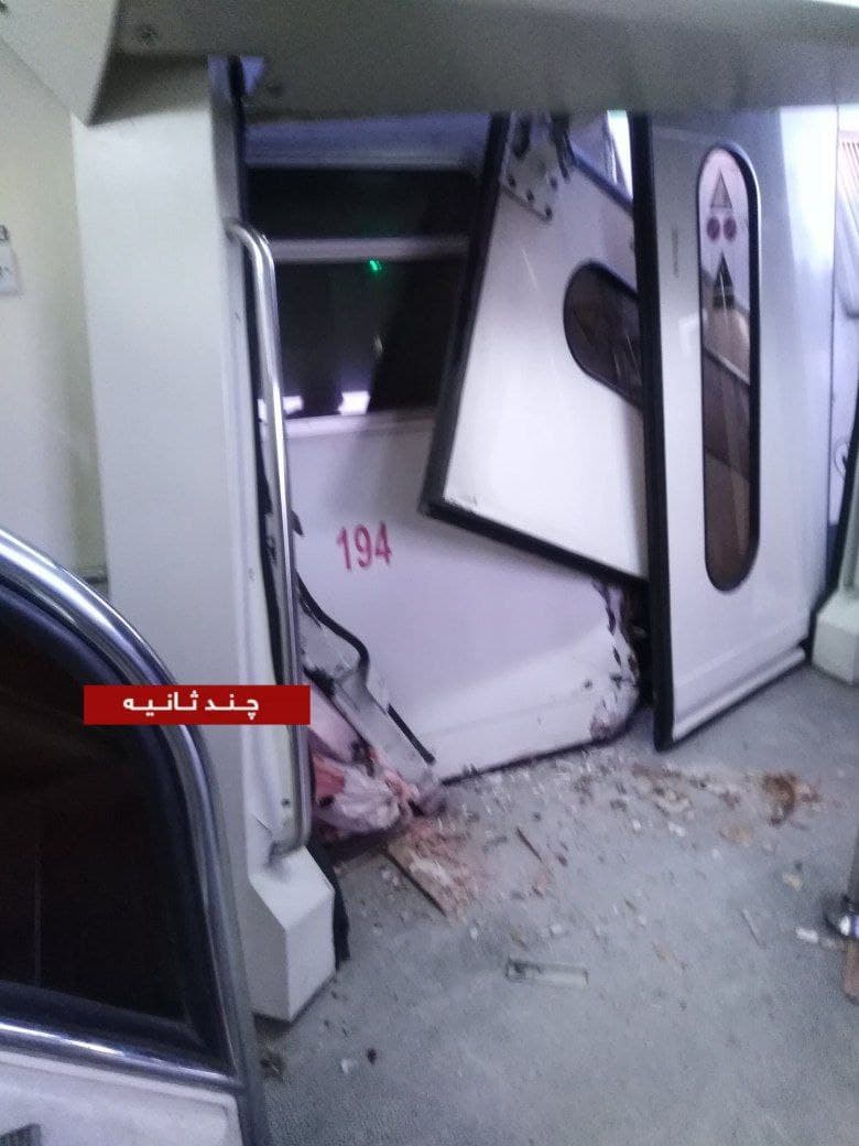 مترو کرج ـ تهران از ریل خارج شد مترو کرج ـ تهران از ریل خارج شد