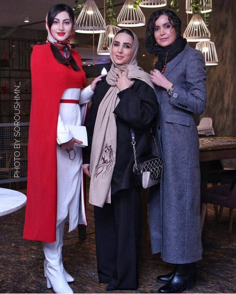 پوشش عجیب بازیگر بانوی عمارت در یک اکران خصوصی