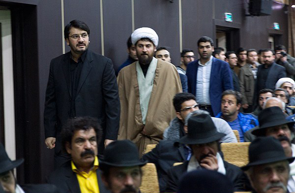 (تصاویر) حضور کلاه مخملیها در همایش اصولگرایان (تصاویر) حضور کلاه مخملیها در همایش اصولگرایان
