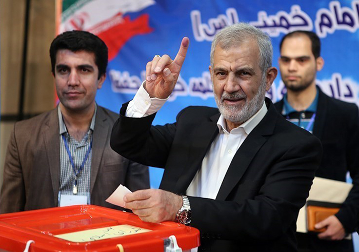(تصاویر) مقامات و شخصیت ها پای صندوق رای (تصاویر) مقامات و شخصیت ها پای صندوق رای