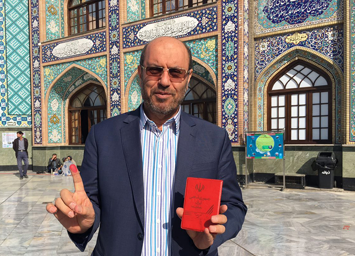 (تصاویر) مقامات و شخصیت ها پای صندوق رای (تصاویر) مقامات و شخصیت ها پای صندوق رای