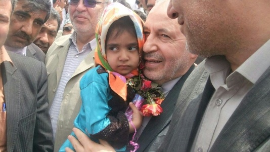 (تصویر) فرزند معلم فداکار سیستان و بلوچستانی در آغوش فانی (تصویر) فرزند معلم فداکار سیستان و بلوچستانی در آغوش فانی