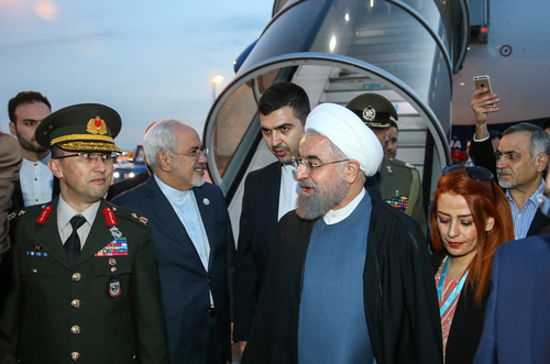 (تصاویر) روحانی وارد استانبول شد