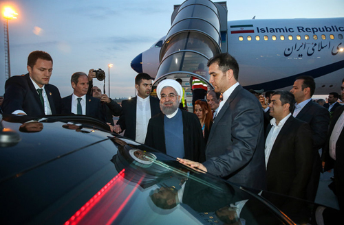 (تصاویر) روحانی وارد استانبول شد